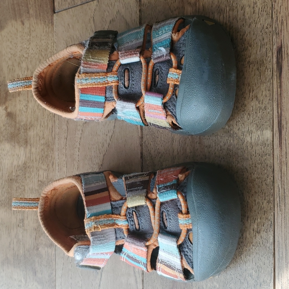 Keen 6c sandals